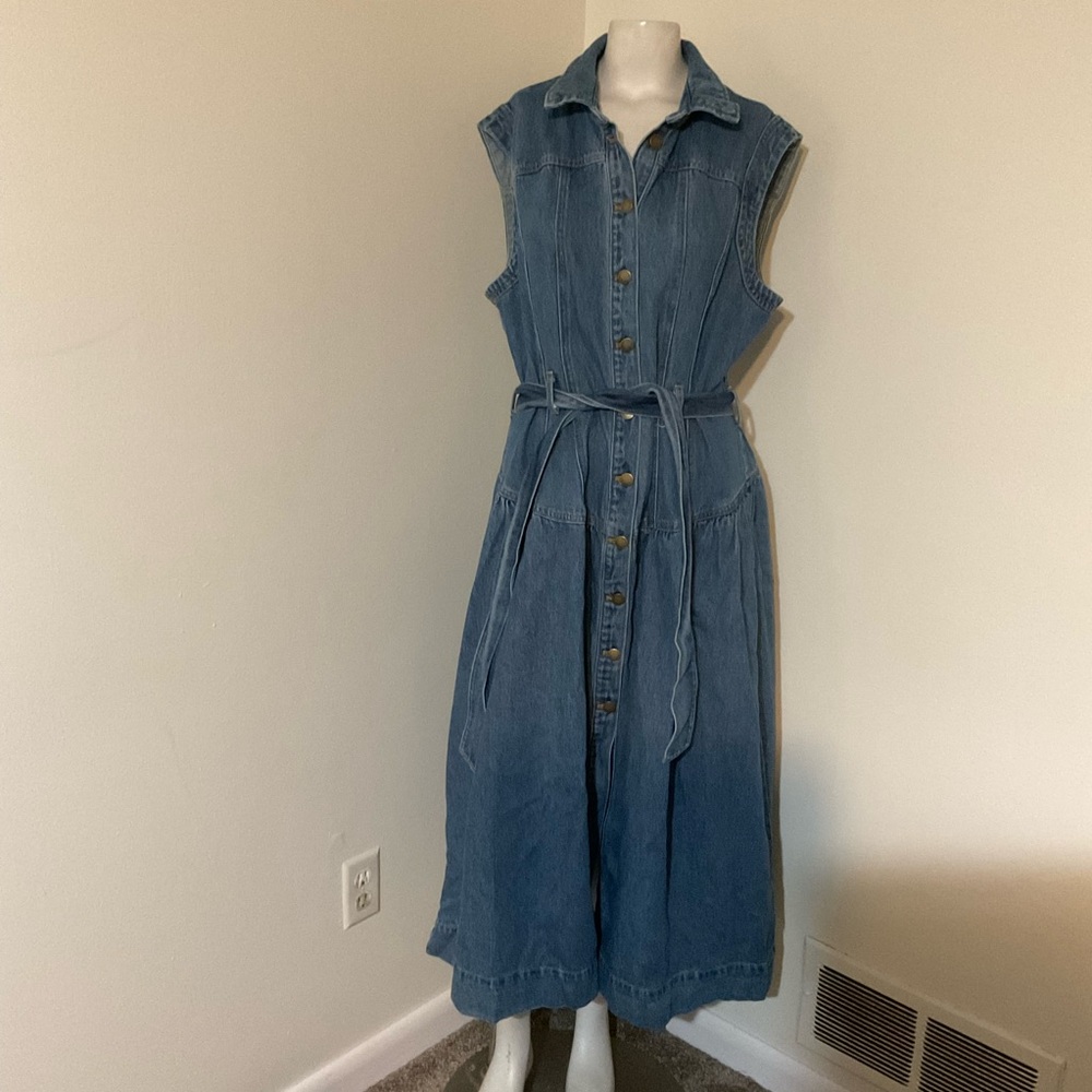 Universal Threads Denim Jean Dress 16